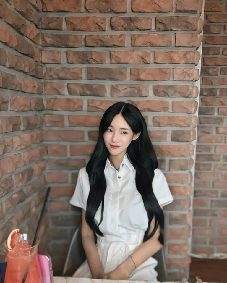 Mina - Massage therapist
